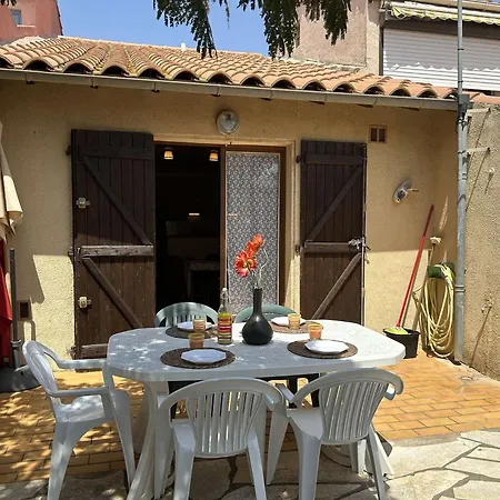 Holiday home Maison A 750m De La Avec Terrasse - 4 Pieces, 8 Couchages, Tv, Parking Inclus, A Saint Pierre La - Fr-1-229d-144