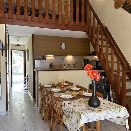 Maison A 750m De La Avec Terrasse - 4 Pieces, 8 Couchages, Tv, Parking Inclus, A Saint Pierre La - Fr-1-229d-144 *